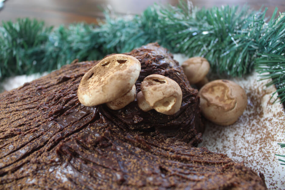 Yule Log Meringue Mushrooms