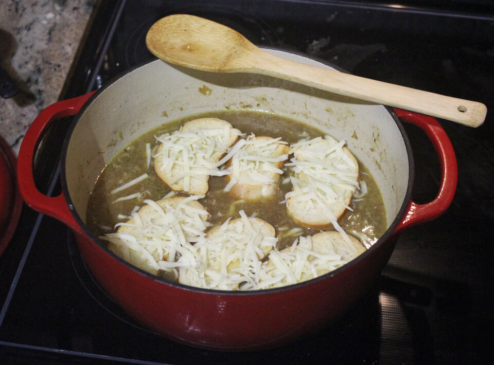 Julia Child Soupe a l'Oignon Gratinee