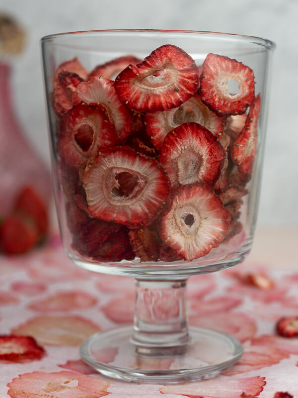dried strawberry snacks in air fryer