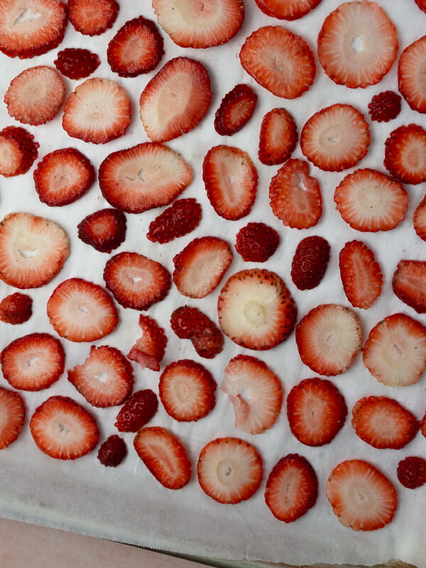 strawberries dried in the oven