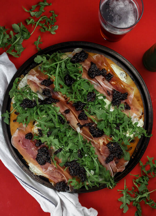 Prosciutto and Arugula Pizza with fig jam