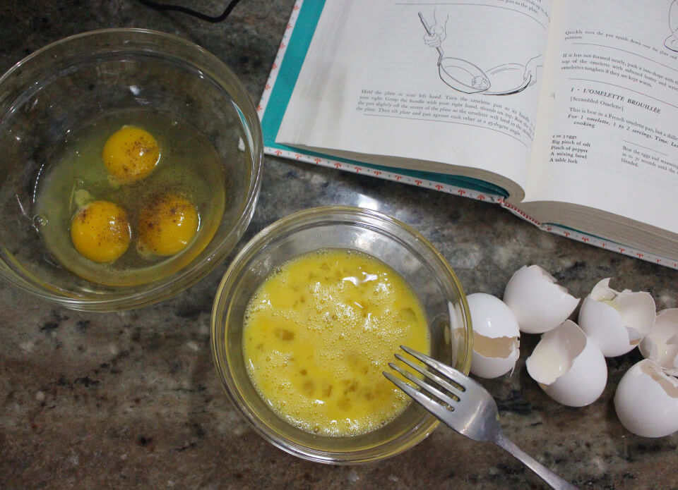 Julia Child Omelette Pan : r/vintagekitchentoys